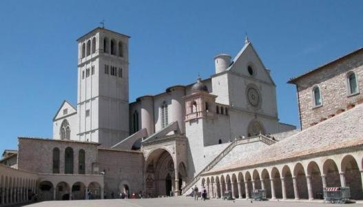 Assise-basilique-francois.jpg