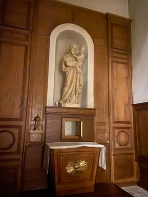 Jeudi Saint - Le tabernacle reste vide à partir du reposoir, le vendredi et le samedi